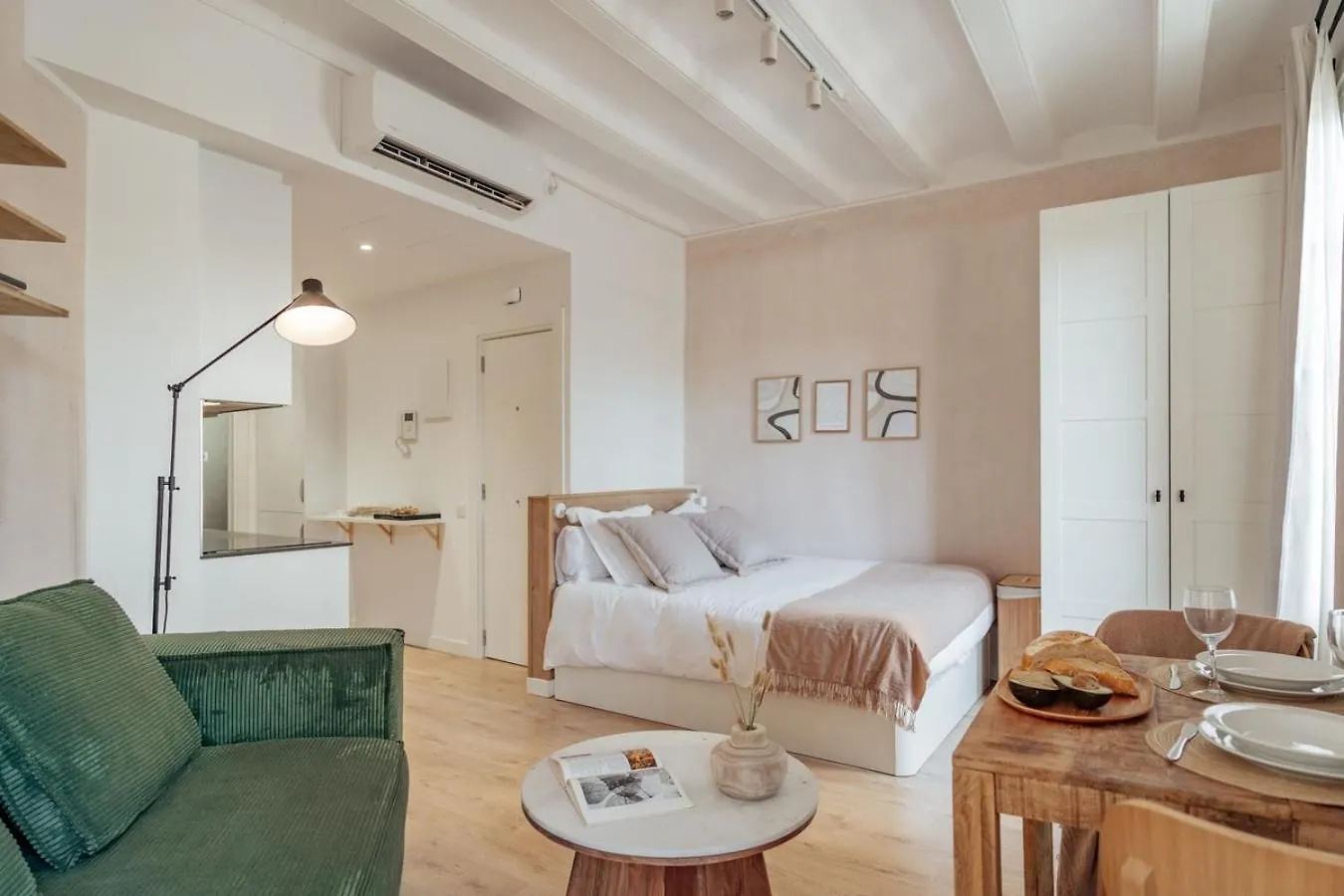 Apartment Casa Atrio - Wonderful Studio Near Barcelona Cathedral Spain